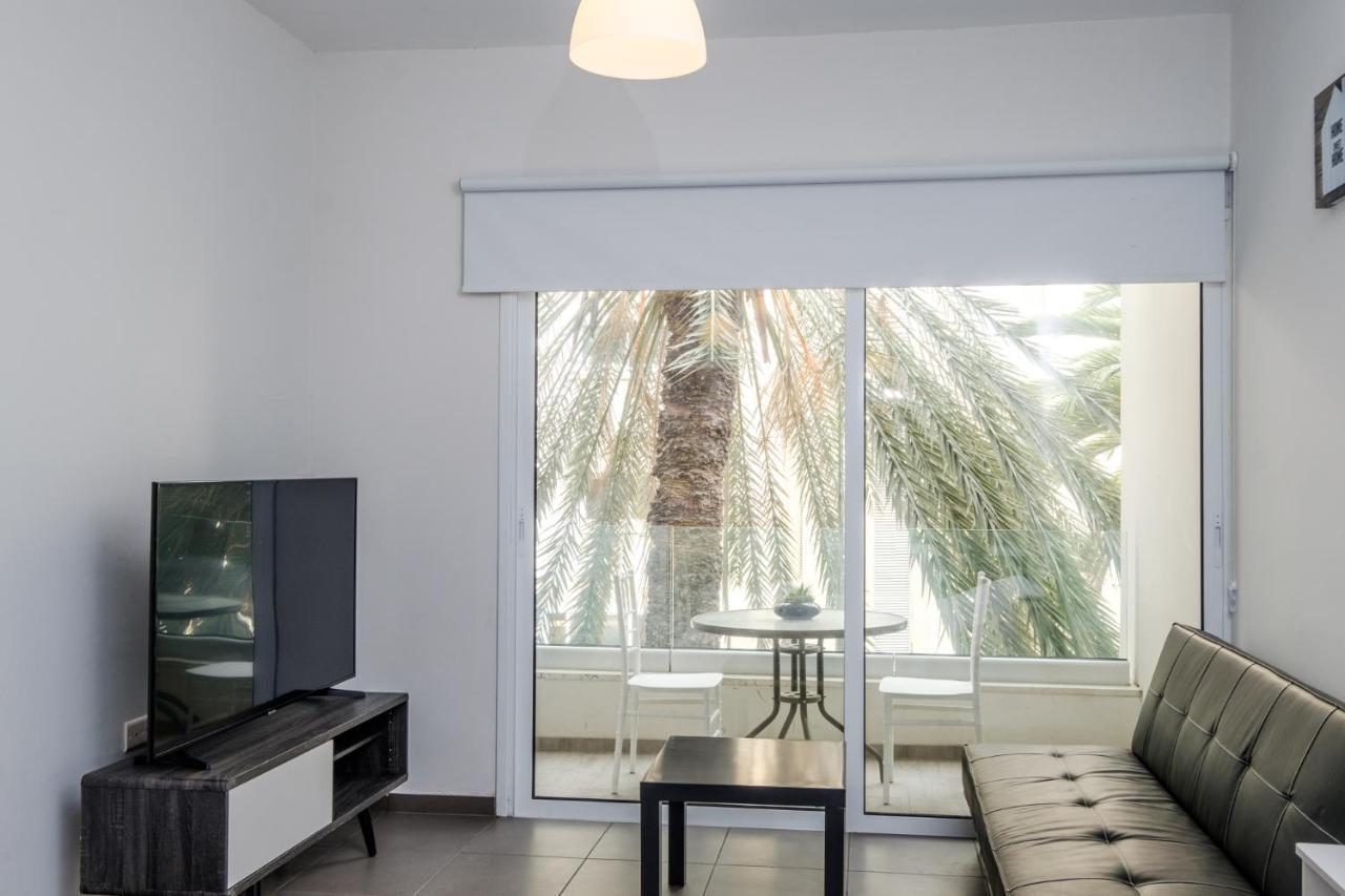 Spacious Studio Downtown Larnaca Buitenkant foto
